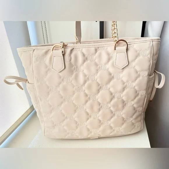 Juicy Couture Quilted Cream Bag + Pouch – Gold Chain, Pom-Pom Charm, NWT - Picture 6 of 8